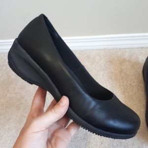 SKECHERS / 7 / Women's Work Mina SR Slip Resistant Low Wedge Dress Casual Shoes